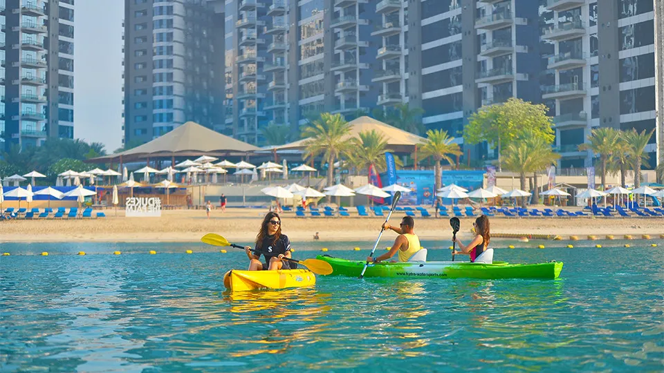 Kayak in Dubai The Palm - Image 1